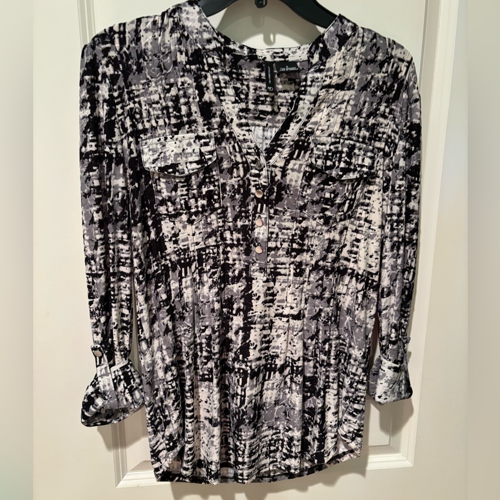 New Directions Black and White Patterned Blouse